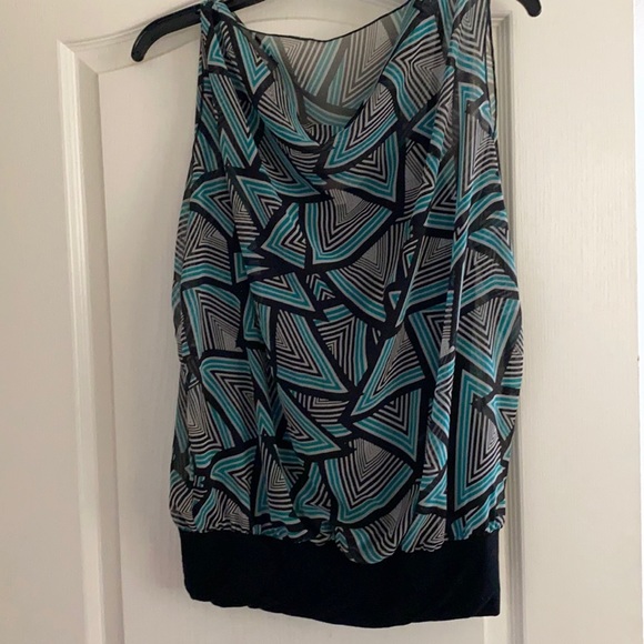 Black, green, white woman’s tank style shirt. Loose fitting too w/ fitted waist - Picture 4 of 11